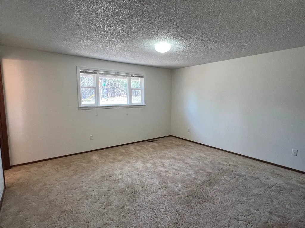 577 El Capitan Loop Stevensville MT 59870