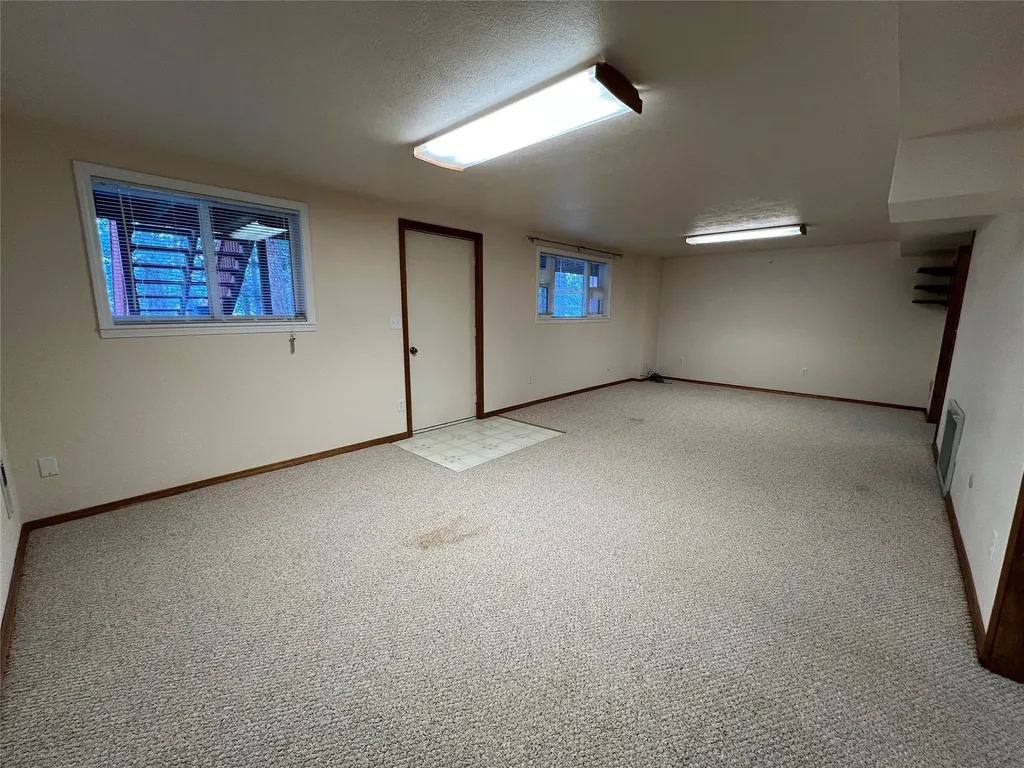 577 El Capitan Loop Stevensville MT 59870