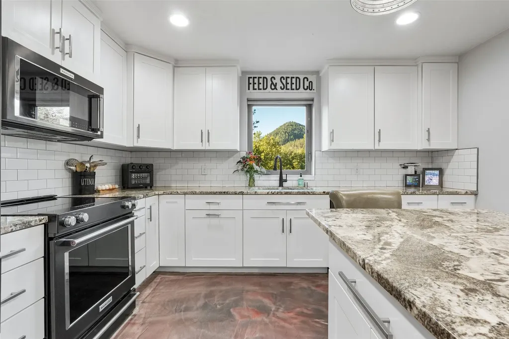 8350 Vann Drive Lolo MT 59847