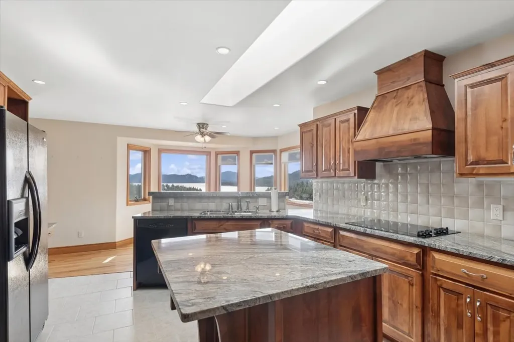 20630 Rimrock Drive Rollins MT 59931