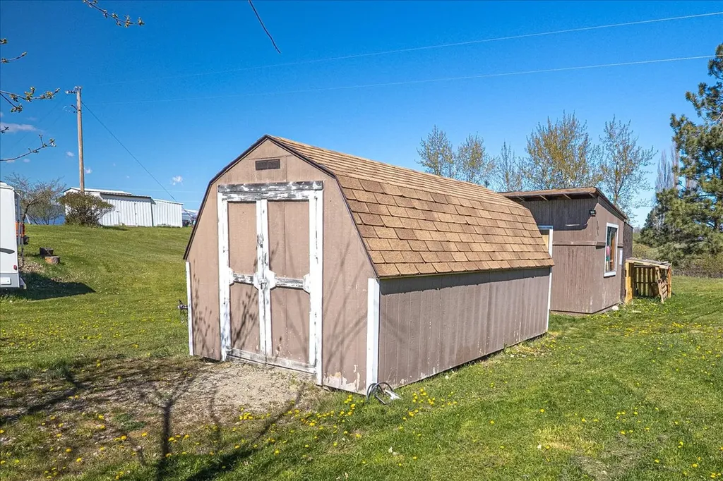 125 Spring Lane Eureka MT 59917