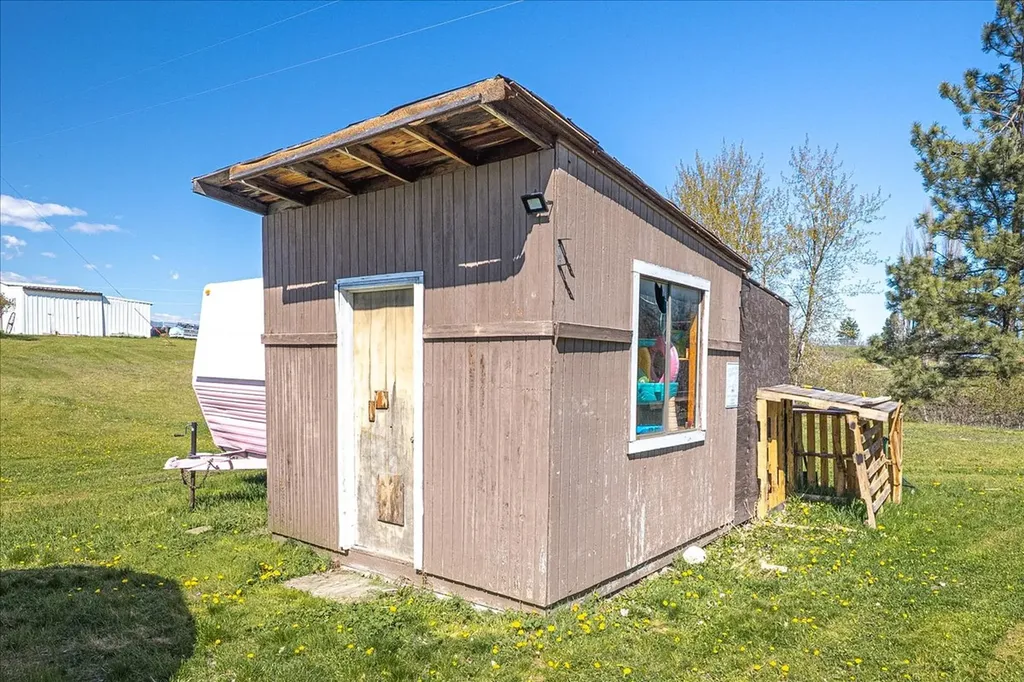 125 Spring Lane Eureka MT 59917