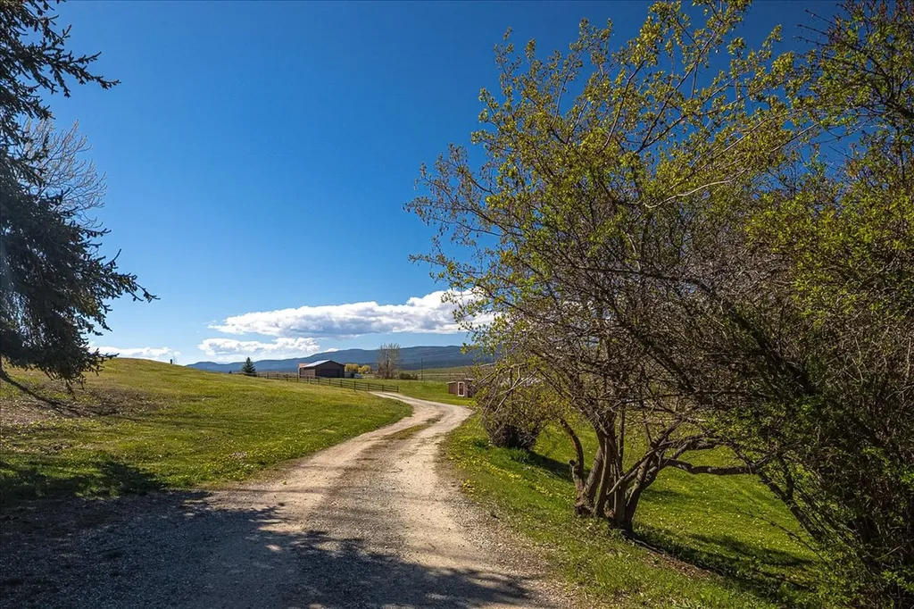 125 Spring Lane Eureka MT 59917