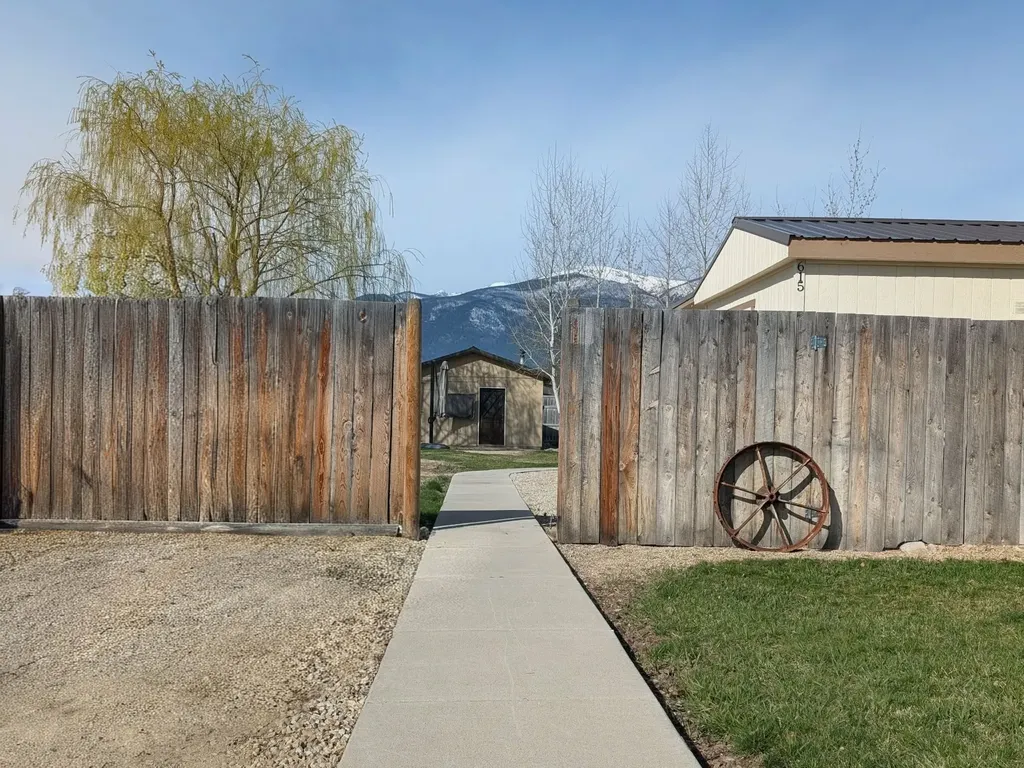 615 Park Avenue Stevensville MT 59870