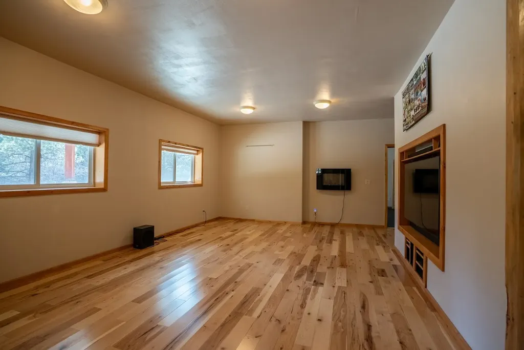 1009 Bourne Loop Victor MT 59875