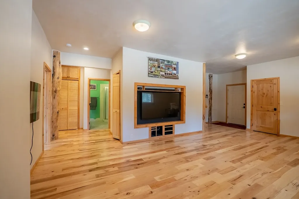 1009 Bourne Loop Victor MT 59875