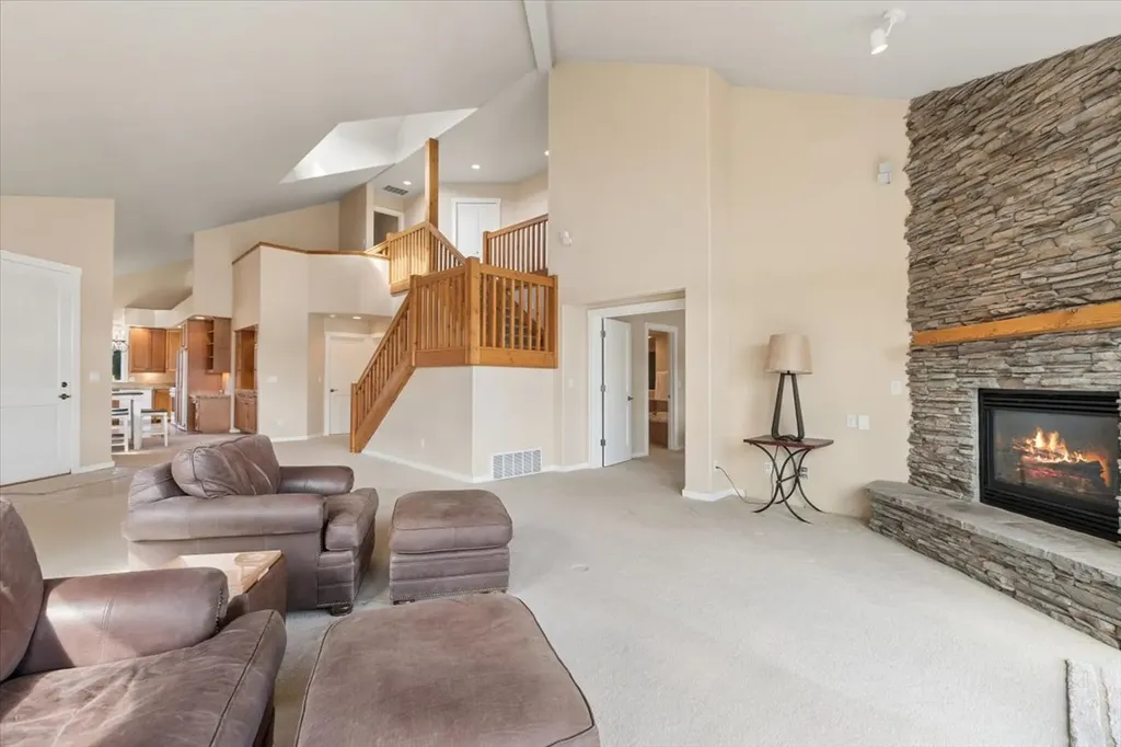 27 Bay Harbor Drive Bigfork MT 59911