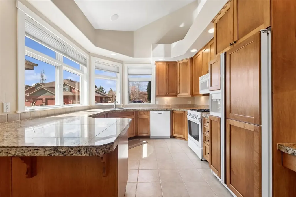 27 Bay Harbor Drive Bigfork MT 59911