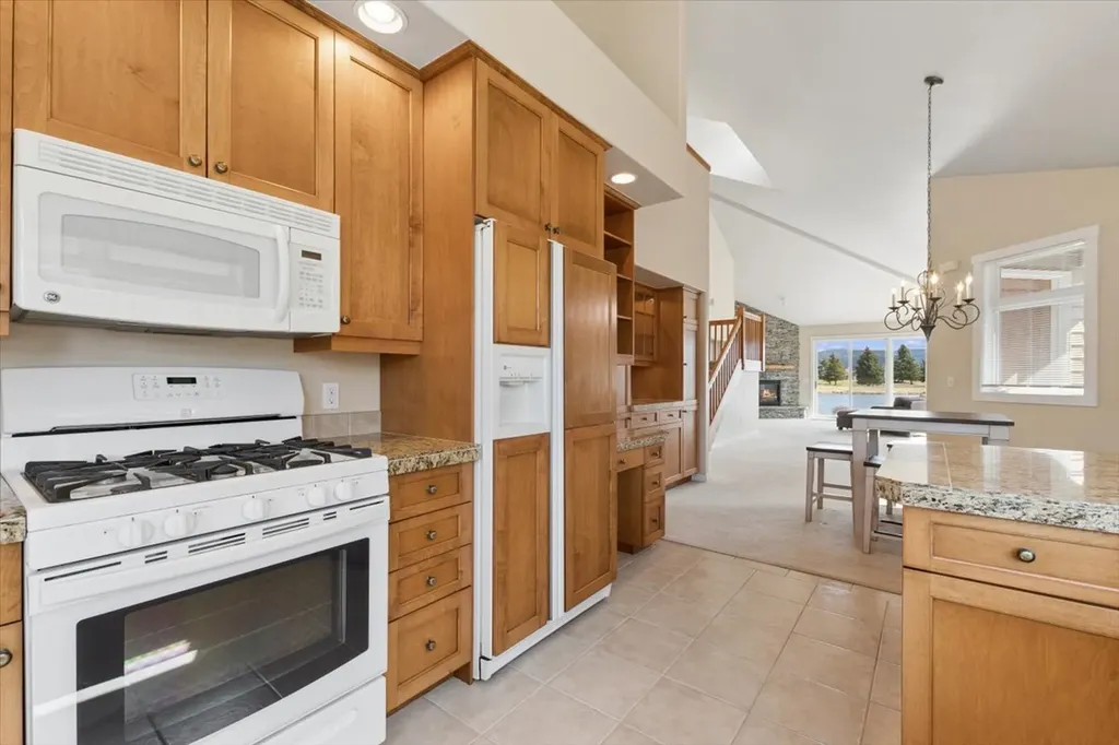 27 Bay Harbor Drive Bigfork MT 59911