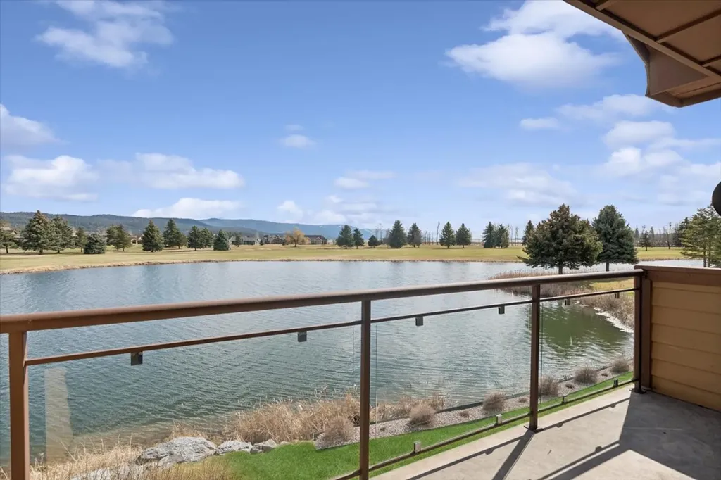 27 Bay Harbor Drive Bigfork MT 59911