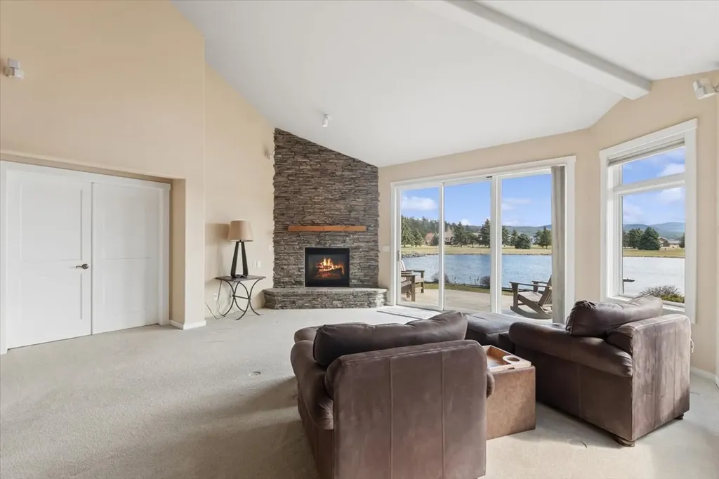 27 Bay Harbor Drive Bigfork MT 59911