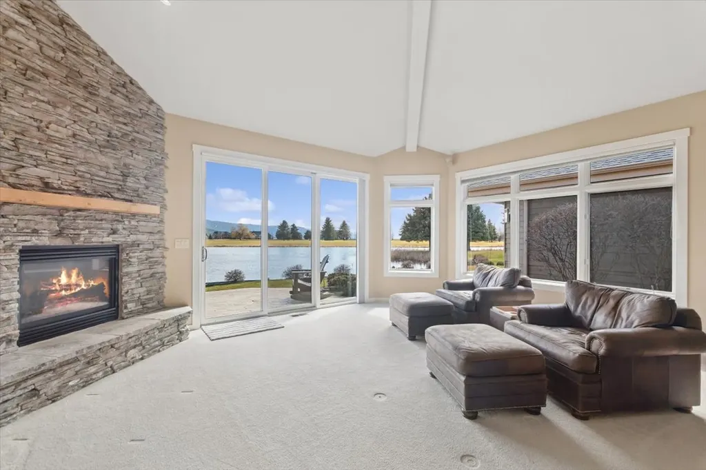 27 Bay Harbor Drive Bigfork MT 59911