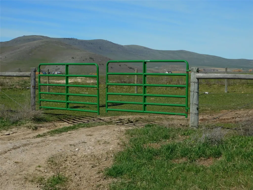 Nhn Highway 212 Charlo MT 59824