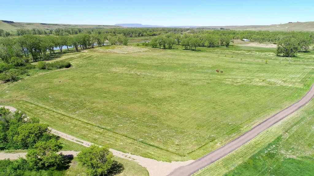 84 Tumbleweed Lane Great Falls MT 59404