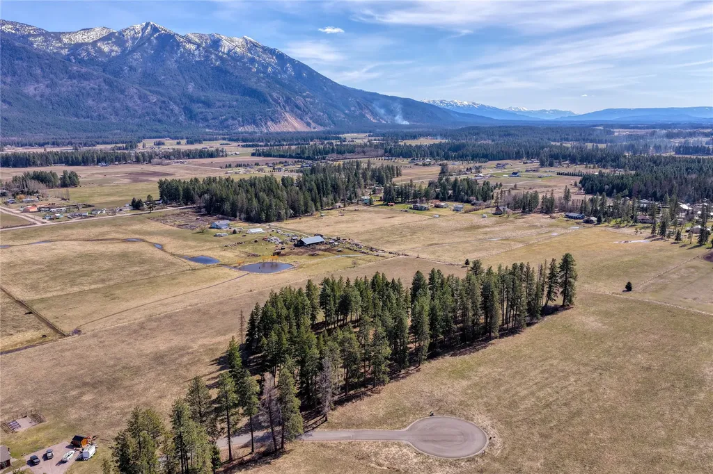 250 Patriots Lane Columbia Falls MT 59912