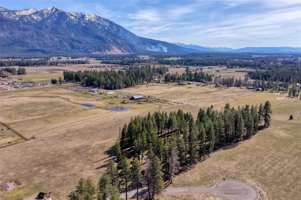 250 Patriots Lane Columbia Falls MT 59912