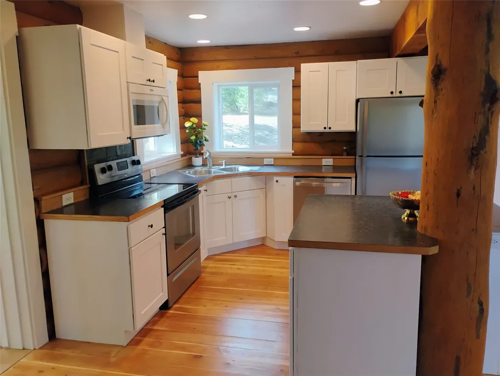 25 Coyote Road Clancy MT 59634