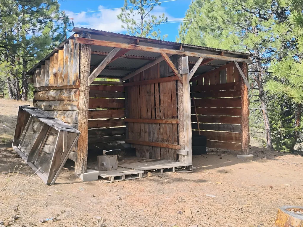 25 Coyote Road Clancy MT 59634