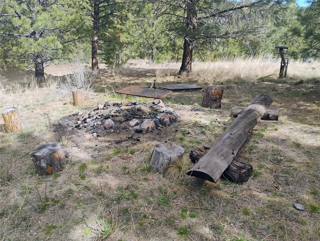 25 Coyote Road Clancy MT 59634
