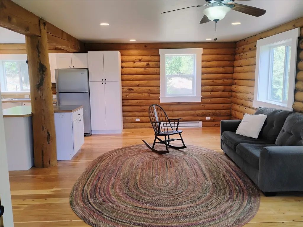 25 Coyote Road Clancy MT 59634