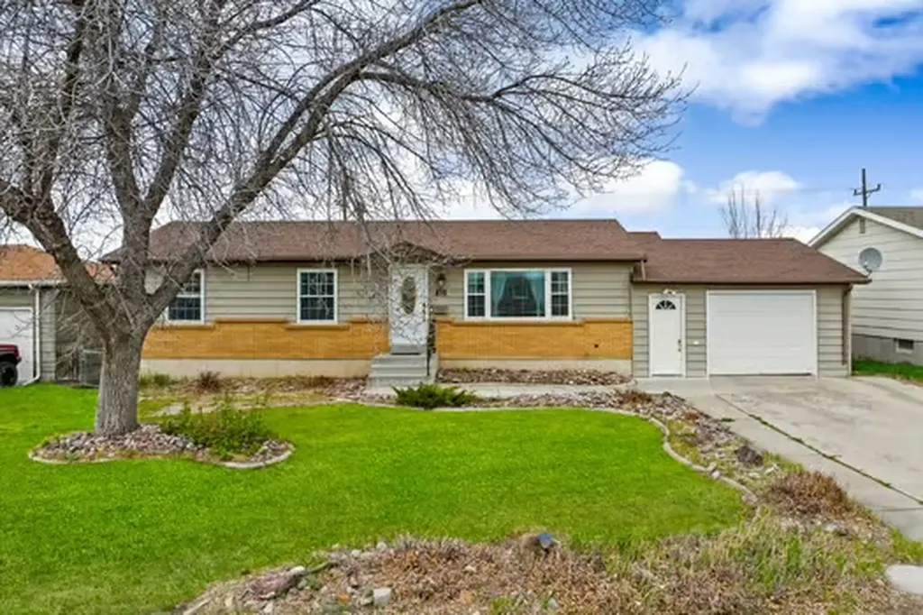 813 36th Avenue NE Great Falls MT 59404