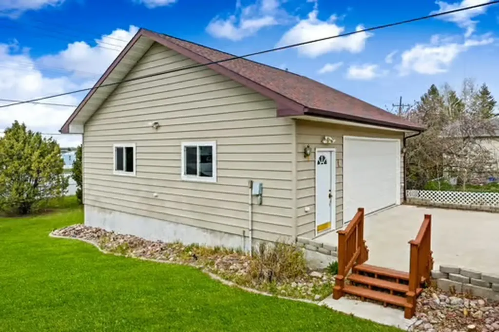 813 36th Avenue NE Great Falls MT 59404