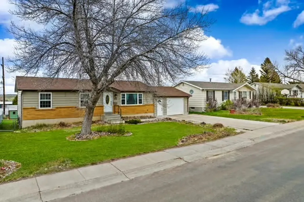 813 36th Avenue NE Great Falls MT 59404
