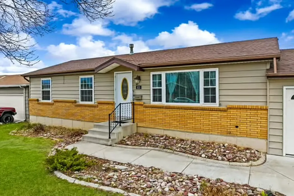 813 36th Avenue NE Great Falls MT 59404