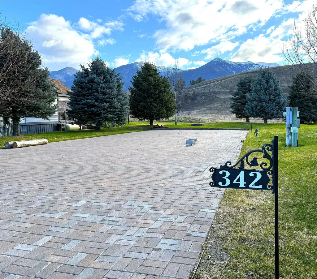 342 Kingfisher Loop Eureka MT 59917