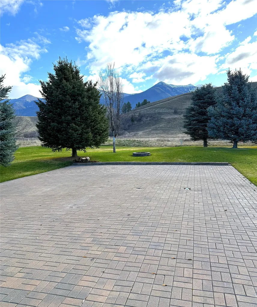 342 Kingfisher Loop Eureka MT 59917