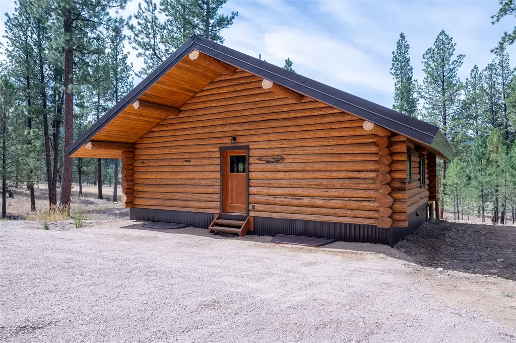 33664 Raghorn Road Bonner MT 59823