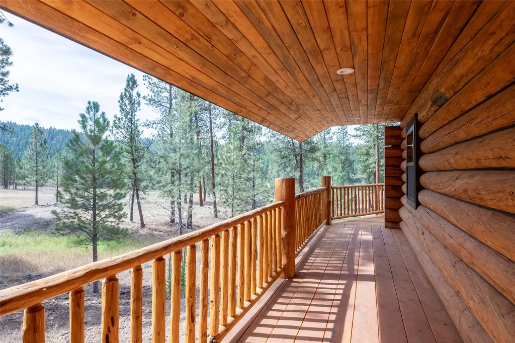 33664 Raghorn Road Bonner MT 59823