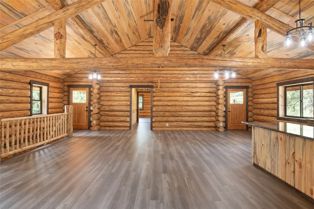 33664 Raghorn Road Bonner MT 59823