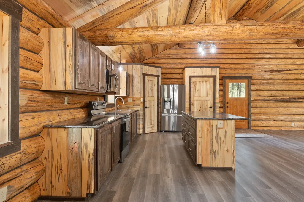 33664 Raghorn Road Bonner MT 59823