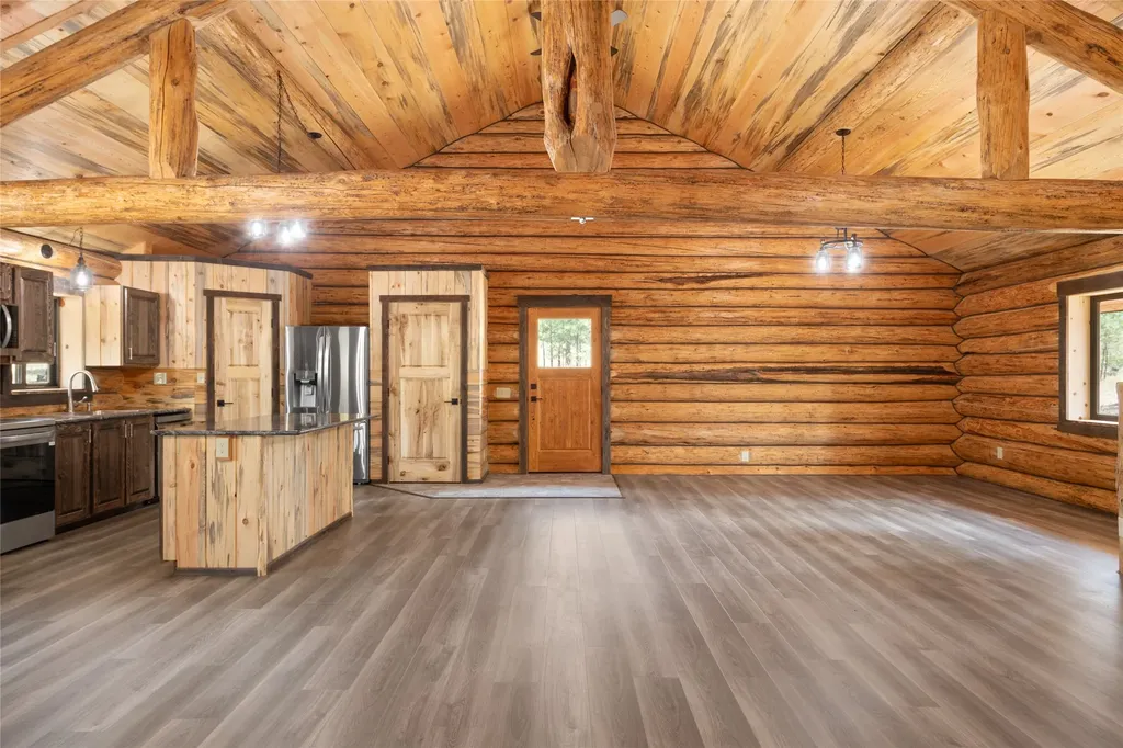 33664 Raghorn Road Bonner MT 59823