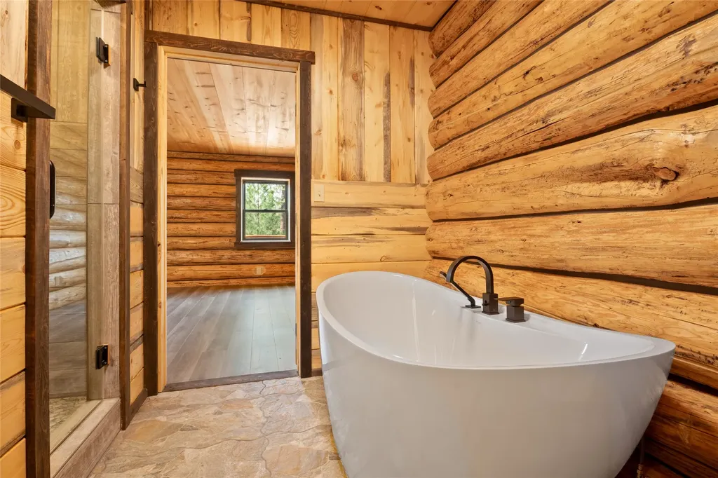 33664 Raghorn Road Bonner MT 59823