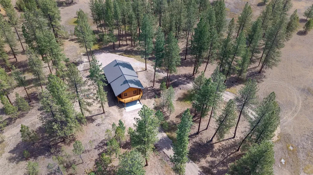 33664 Raghorn Road Bonner MT 59823