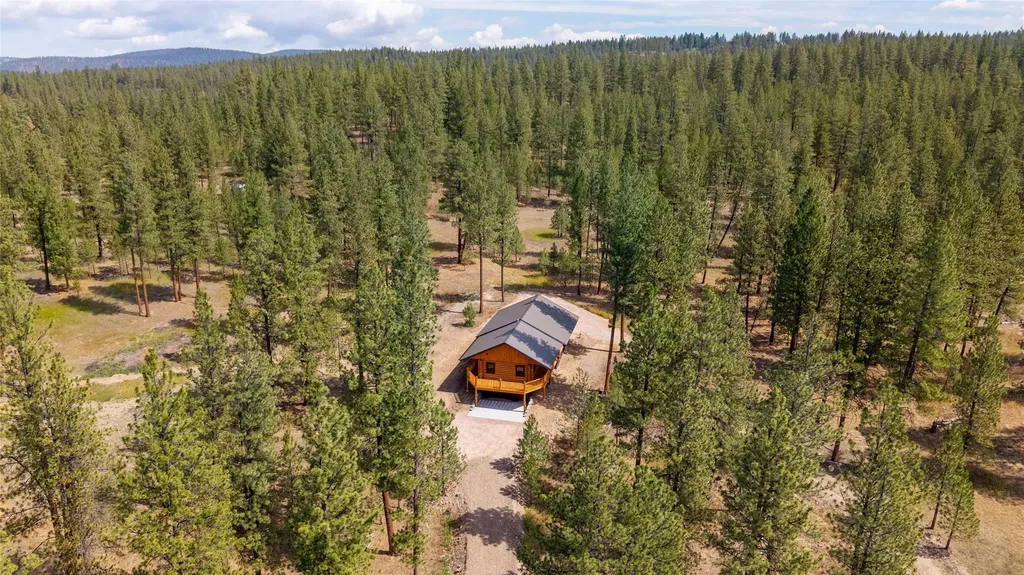 33664 Raghorn Road Bonner MT 59823