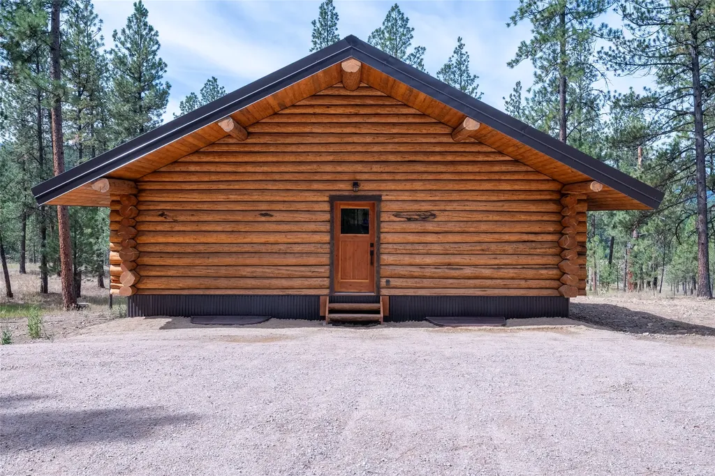 33664 Raghorn Road Bonner MT 59823