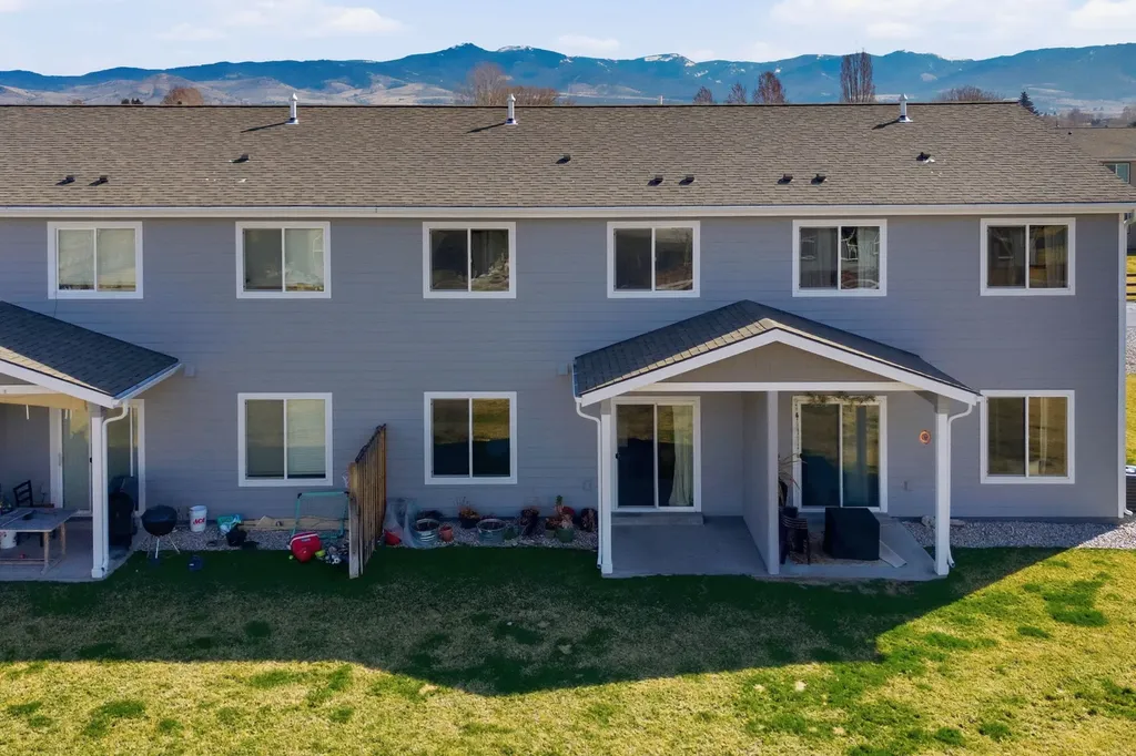 1115 Jessica Court Corvallis MT 59828