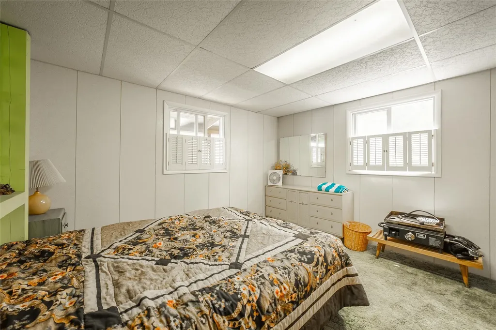 38595 Mary B Lane Rollins MT 59922