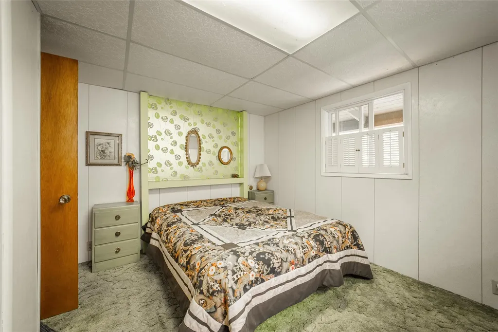 38595 Mary B Lane Rollins MT 59922