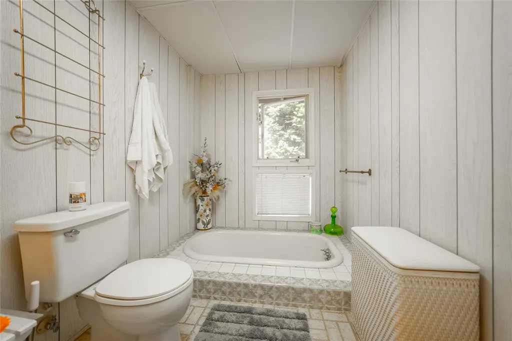 38595 Mary B Lane Rollins MT 59922