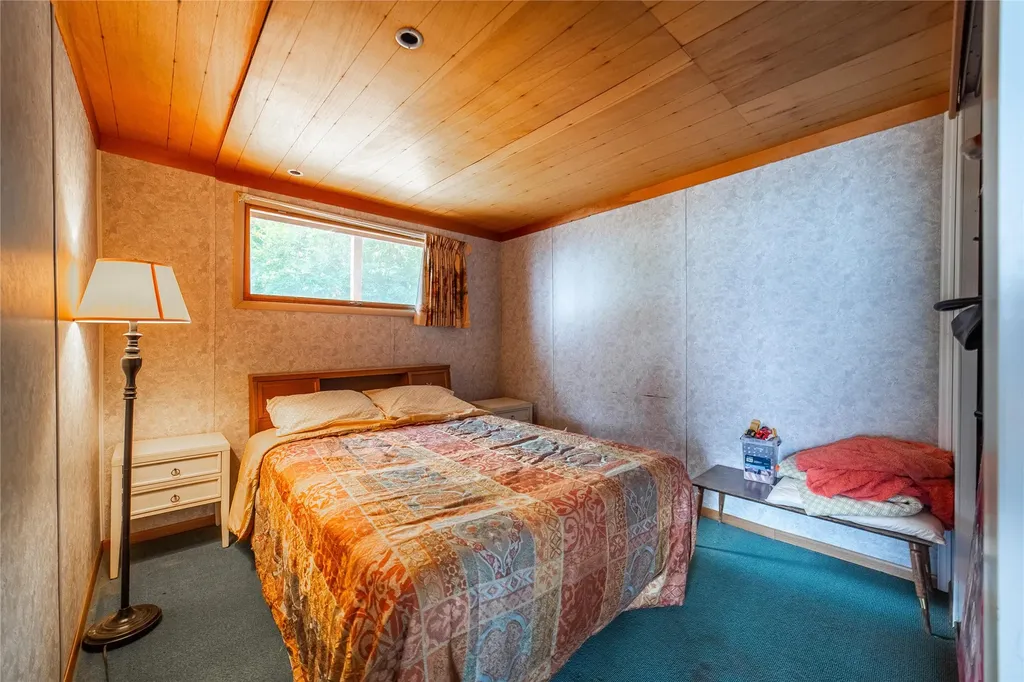 38595 Mary B Lane Rollins MT 59922
