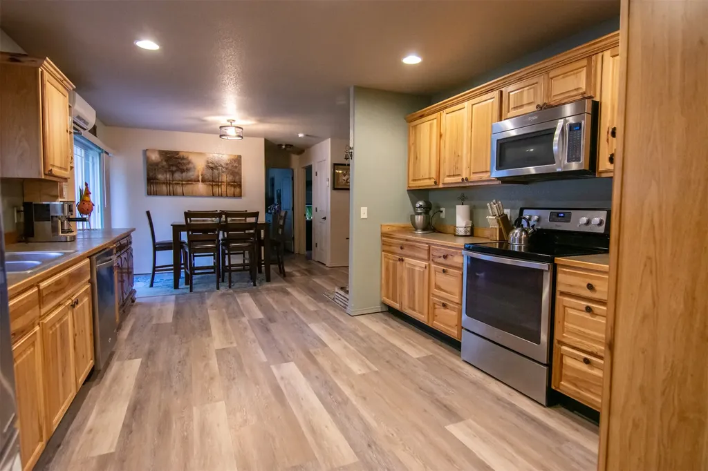 476 N Milnor Lake Road Troy MT 59935