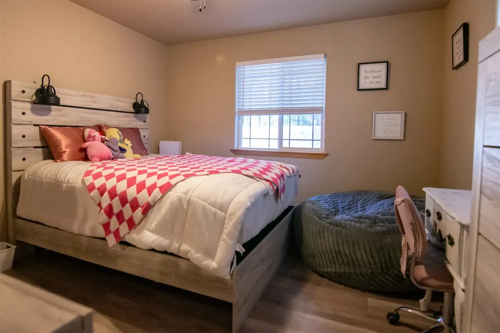 476 N Milnor Lake Road Troy MT 59935