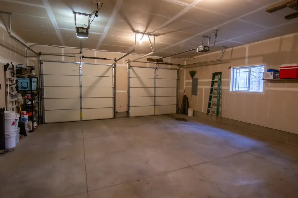 476 N Milnor Lake Road Troy MT 59935