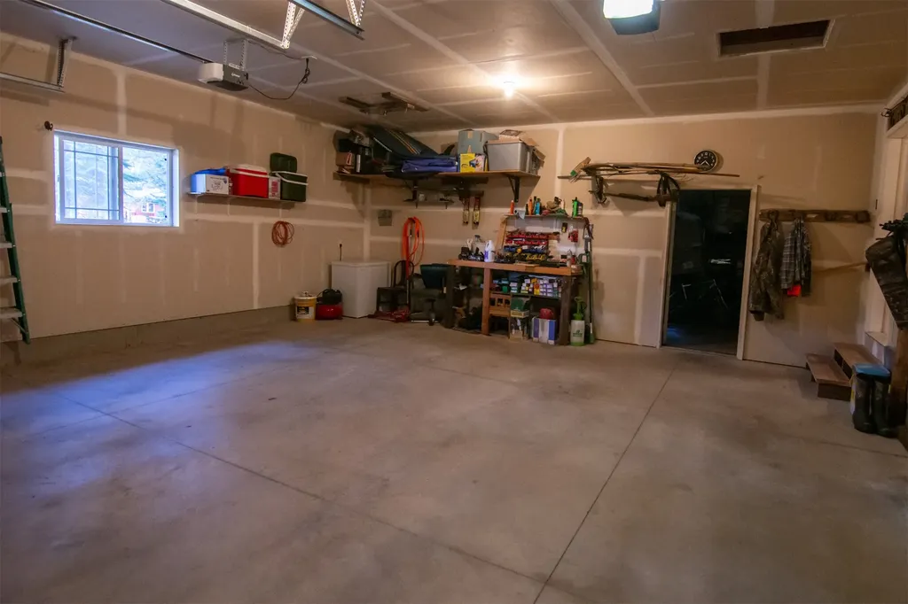 476 N Milnor Lake Road Troy MT 59935