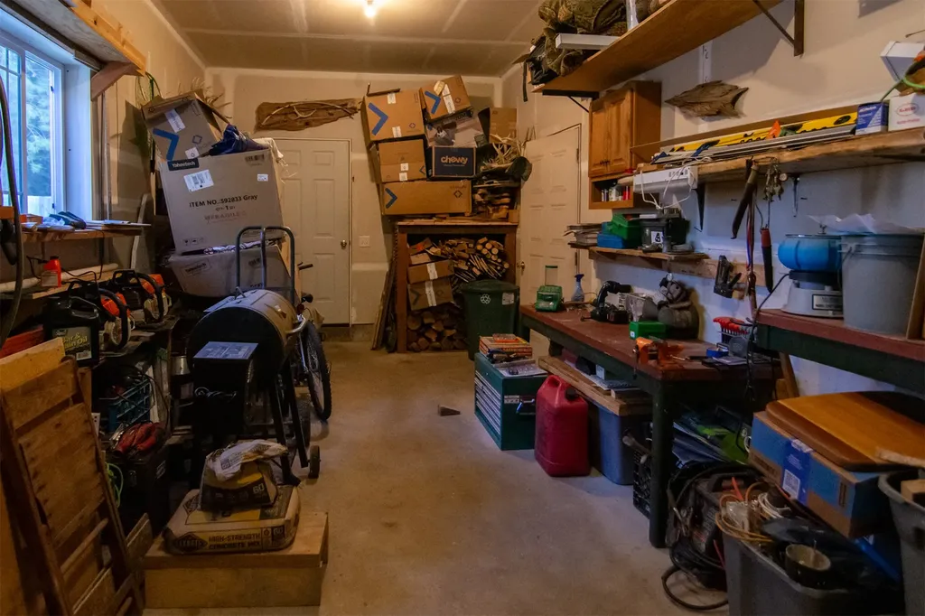476 N Milnor Lake Road Troy MT 59935