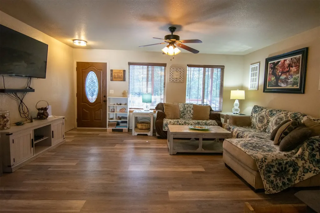 476 N Milnor Lake Road Troy MT 59935